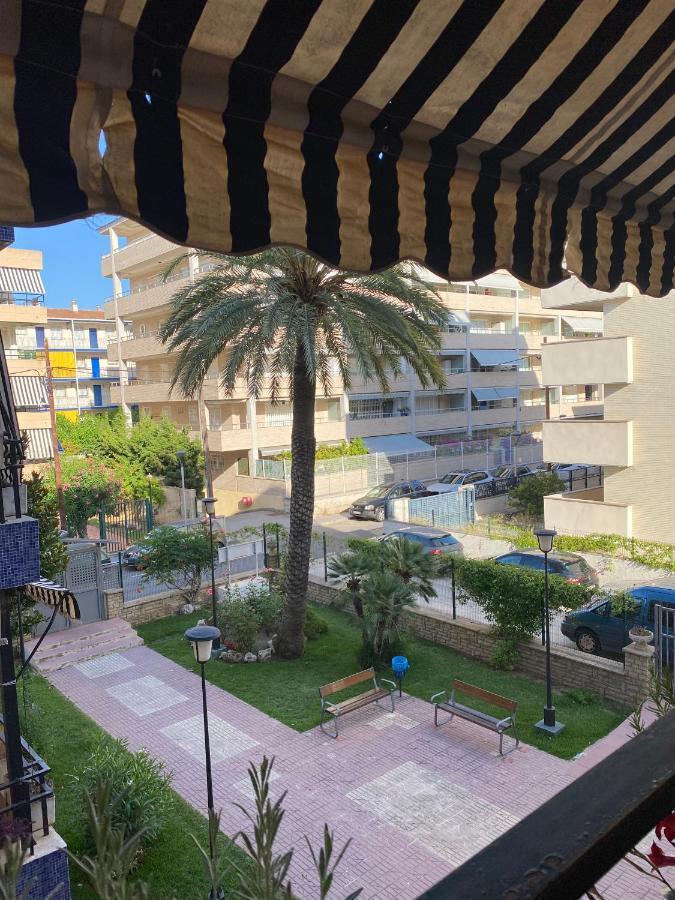 Apartamento En Салоу Екстериор снимка